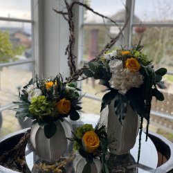 Gul forrsdrm / lille (Konserveret blomster buket lilla og grnne farver)