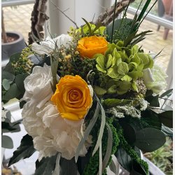 Gul  forrsdrm / stor (Konserveret blomster buket i gul, hvid og grnne farver)