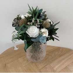 Rokokko buket i smykke hvide og grnne farver begrnset antal 