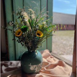 Evighedsbuket i hj sknne grnne farver og gule solsikker