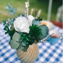 Lille Evighedsbuket med hvid bonderose